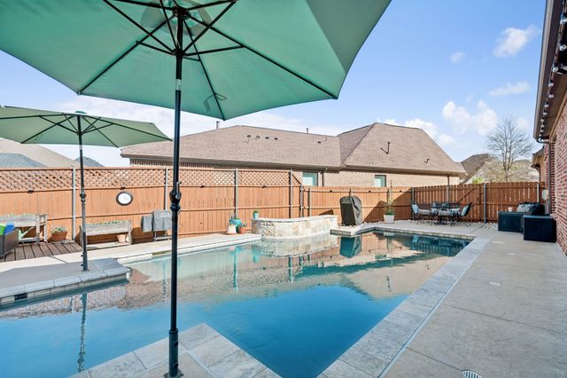 409 Chestnut Lane, Roanoke, TX 76262