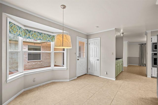 315 E Fannin Street, La Grange, TX 78945