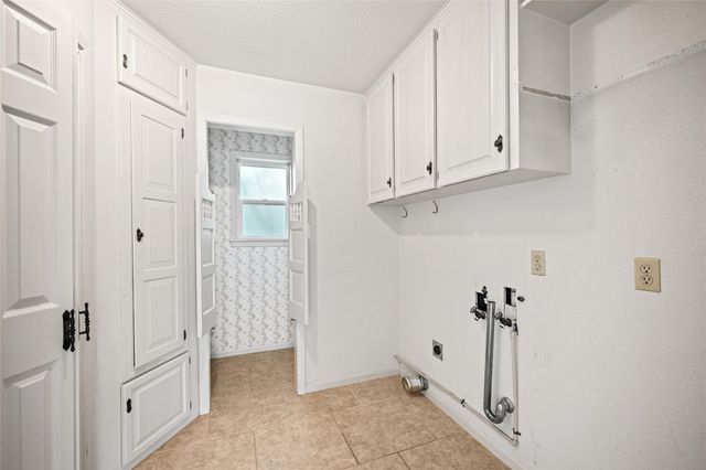 315 E Fannin Street, La Grange, TX 78945