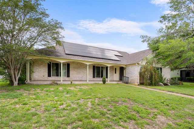 315 E Fannin Street, La Grange, TX 78945