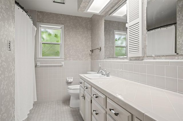 315 E Fannin Street, La Grange, TX 78945