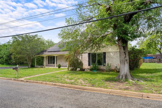315 E Fannin Street, La Grange, TX 78945