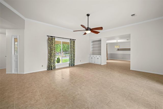 315 E Fannin Street, La Grange, TX 78945