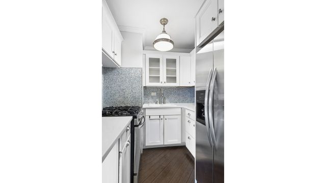 330 E 38th St Apt 16O, New York City, NY 10016