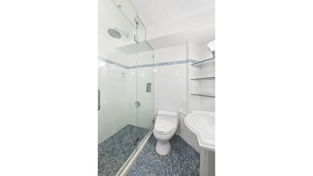 330 E 38th St Apt 16O, New York City, NY 10016