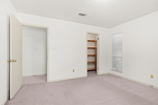 1600 Delta Drive, Arlington, TX 76012