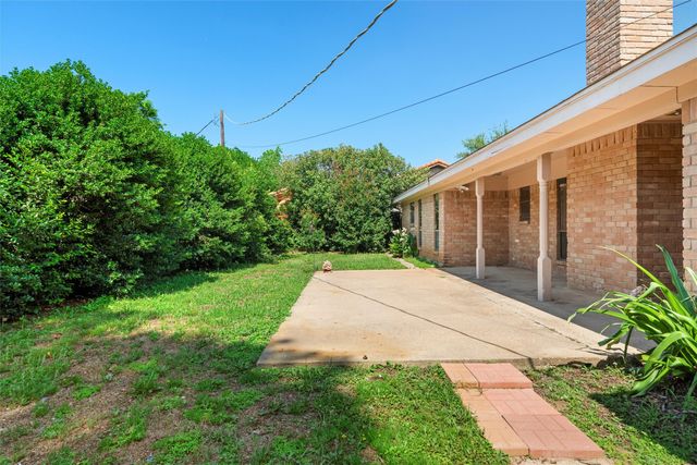 1600 Delta Drive, Arlington, TX 76012