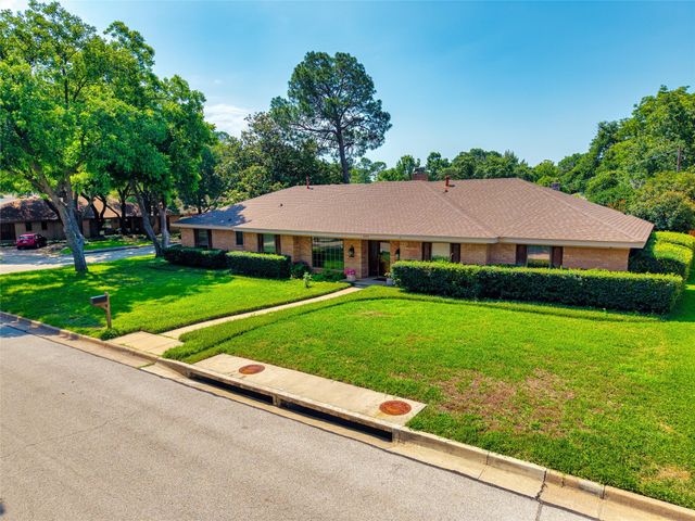 1600 Delta Drive, Arlington, TX 76012