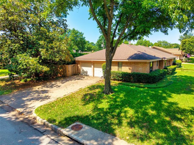 1600 Delta Drive, Arlington, TX 76012