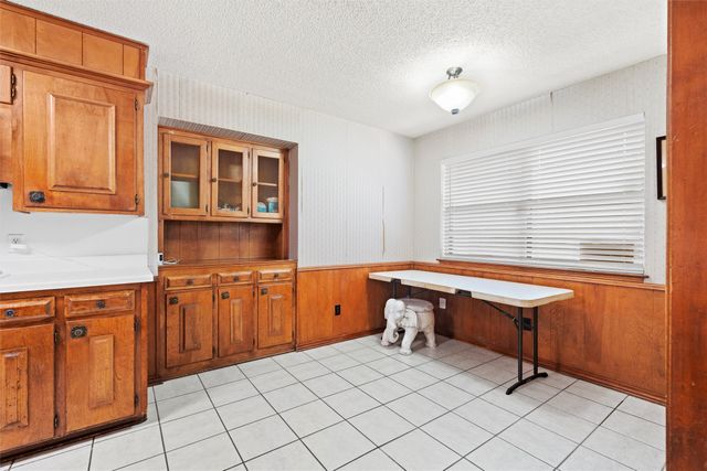 1600 Delta Drive, Arlington, TX 76012