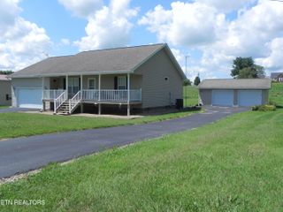 2008 Bessie Slaton Rd, Dandridge, TN 37725