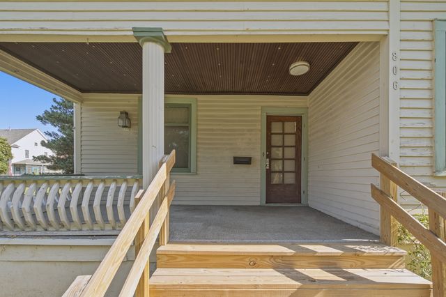 806 E CENTRAL PARK Avenue, Davenport, IA 52803