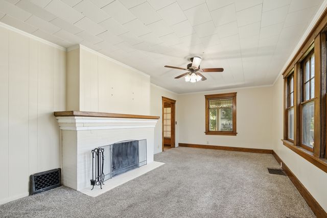 806 E CENTRAL PARK Avenue, Davenport, IA 52803