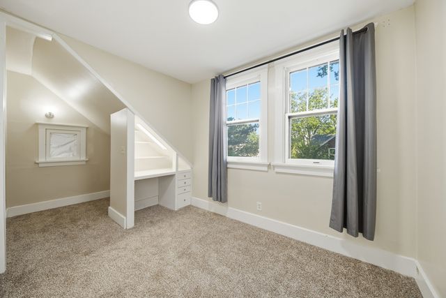 806 E CENTRAL PARK Avenue, Davenport, IA 52803
