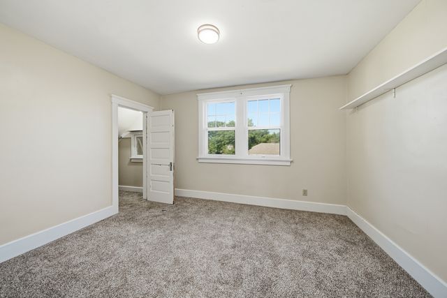 806 E CENTRAL PARK Avenue, Davenport, IA 52803