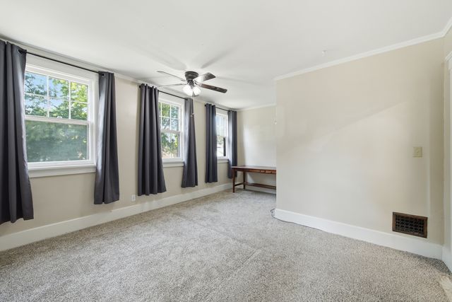 806 E CENTRAL PARK Avenue, Davenport, IA 52803