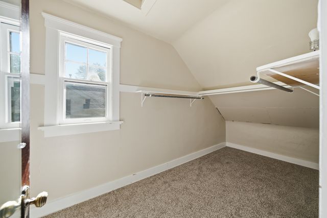 806 E CENTRAL PARK Avenue, Davenport, IA 52803
