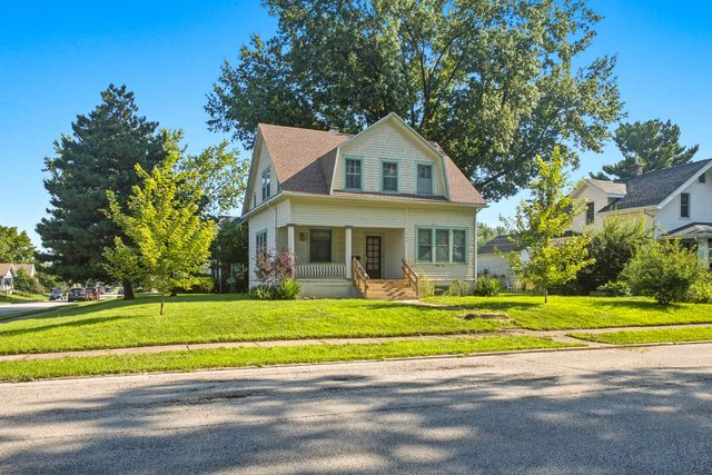 806 E CENTRAL PARK Avenue, Davenport, IA 52803