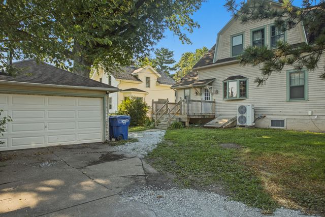 806 E CENTRAL PARK Avenue, Davenport, IA 52803