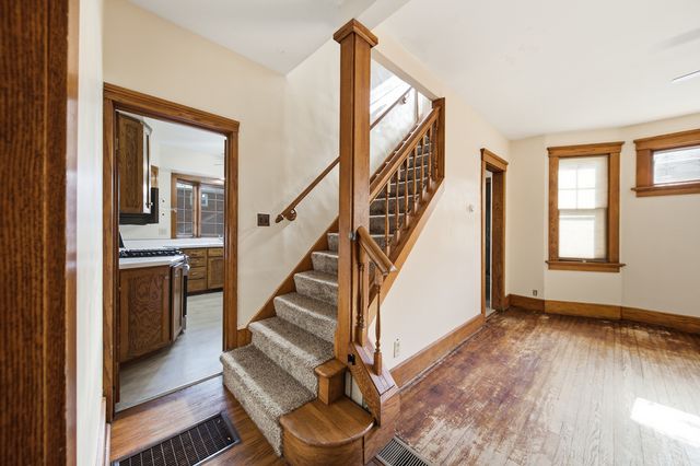 806 E CENTRAL PARK Avenue, Davenport, IA 52803