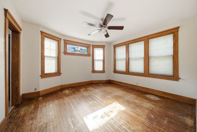 806 E CENTRAL PARK Avenue, Davenport, IA 52803