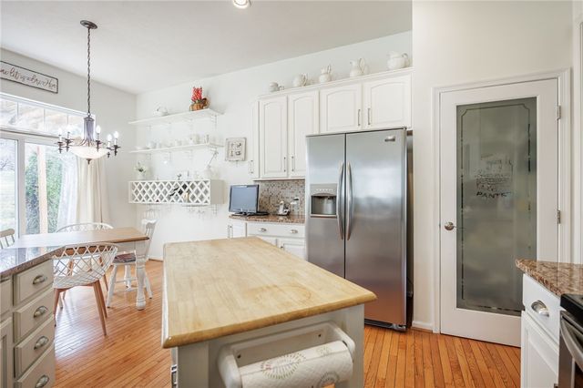 11 Charissa Run, Henrietta, NY 14623