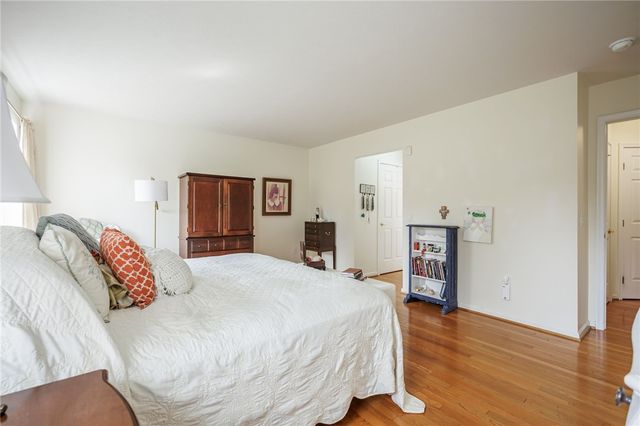 11 Charissa Run, Henrietta, NY 14623