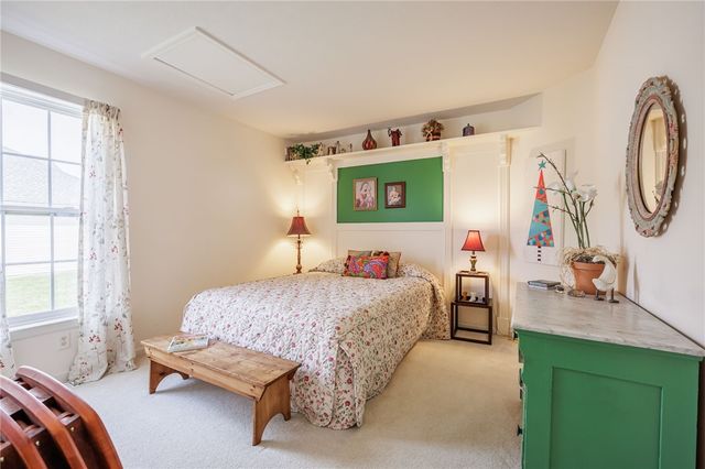 11 Charissa Run, Henrietta, NY 14623