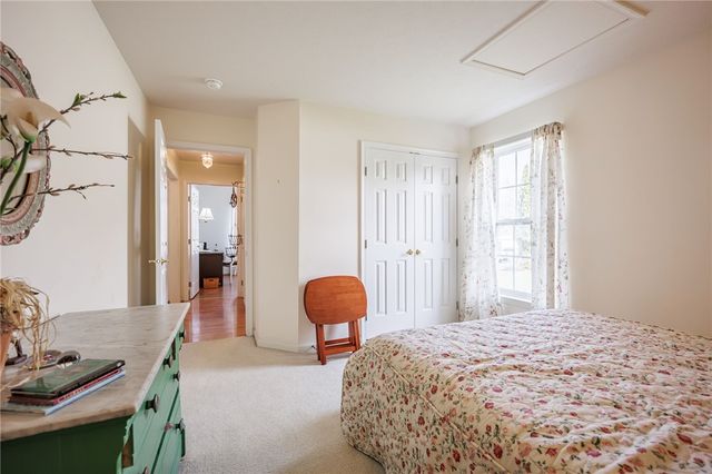 11 Charissa Run, Henrietta, NY 14623