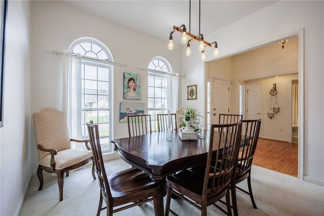 11 Charissa Run, Henrietta, NY 14623