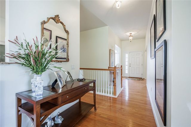 11 Charissa Run, Henrietta, NY 14623