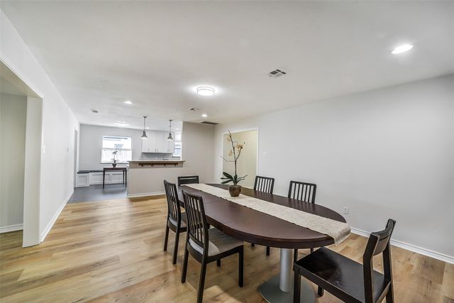 6215 Queensloch Drive, Houston, TX 77096