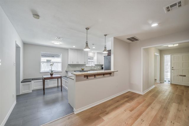 6215 Queensloch Drive, Houston, TX 77096