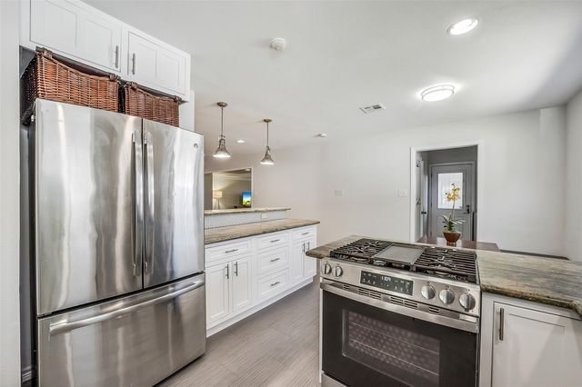 6215 Queensloch Drive, Houston, TX 77096