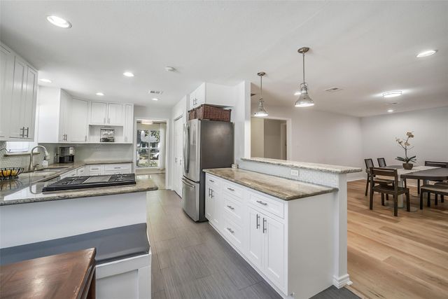 6215 Queensloch Drive, Houston, TX 77096