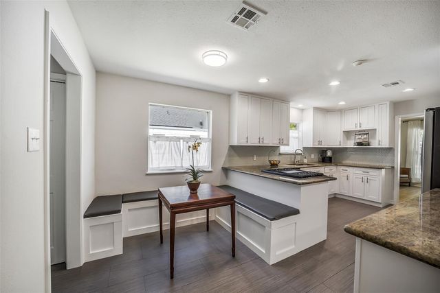 6215 Queensloch Drive, Houston, TX 77096