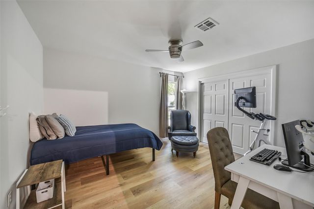 6215 Queensloch Drive, Houston, TX 77096