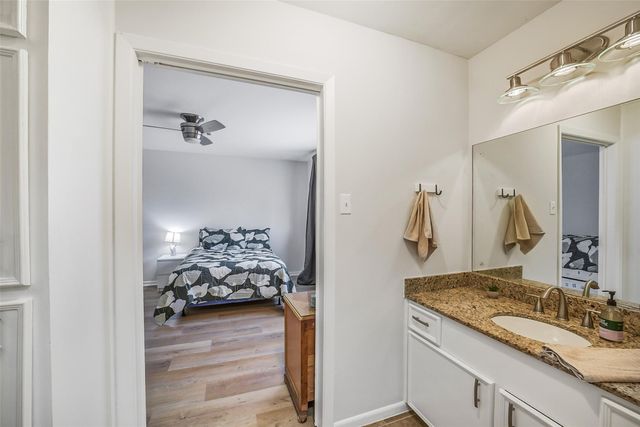 6215 Queensloch Drive, Houston, TX 77096