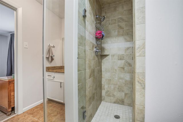 6215 Queensloch Drive, Houston, TX 77096