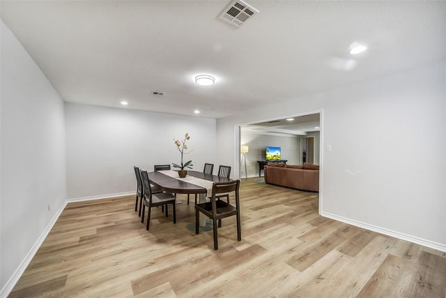 6215 Queensloch Drive, Houston, TX 77096