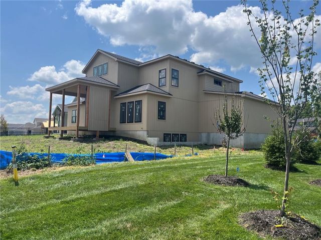16701 Parkhill Street, Overland Park, KS 66221