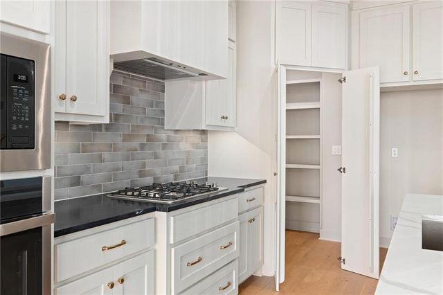 16701 Parkhill Street, Overland Park, KS 66221