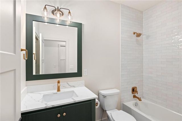 16701 Parkhill Street, Overland Park, KS 66221