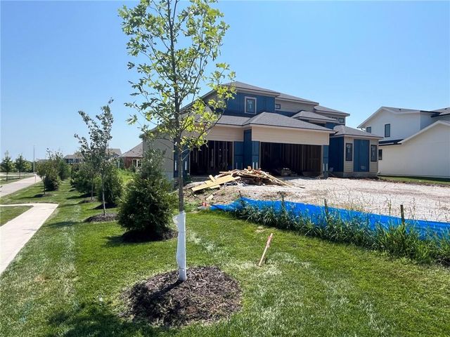 16701 Parkhill Street, Overland Park, KS 66221