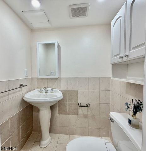 283 Arnold Ave, North Plainfield Boro, NJ 07063