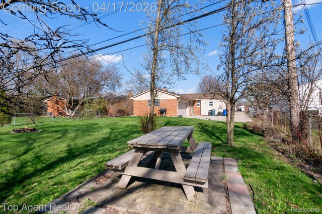 1973 Alexander Drive, Troy, MI 48083