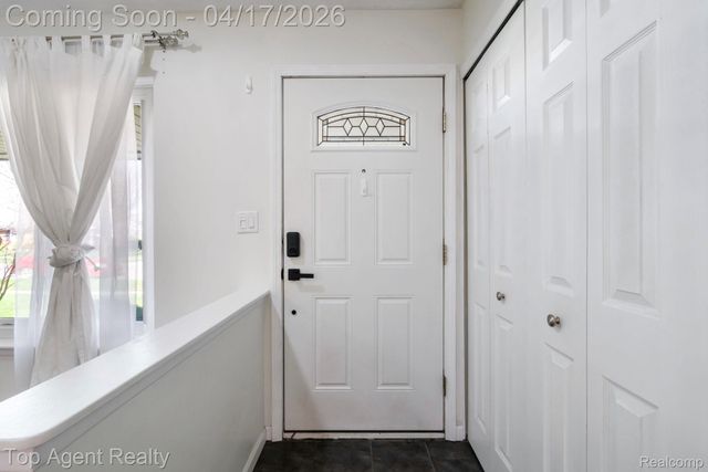 1973 Alexander Drive, Troy, MI 48083