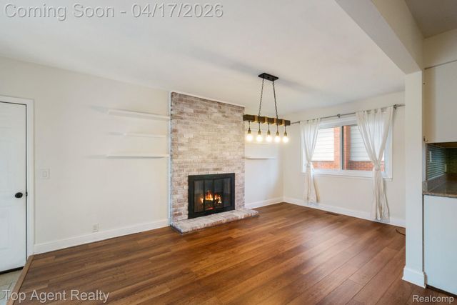 1973 Alexander Drive, Troy, MI 48083