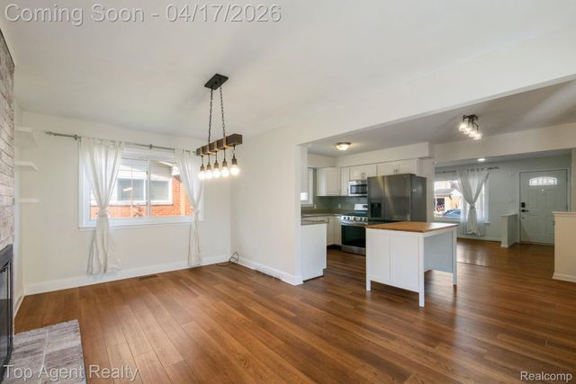 1973 Alexander Drive, Troy, MI 48083