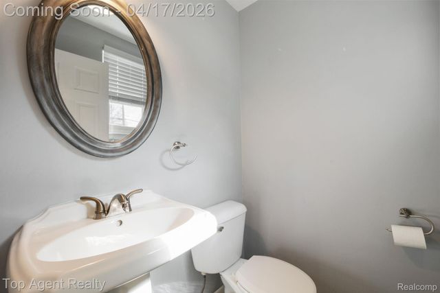 1973 Alexander Drive, Troy, MI 48083